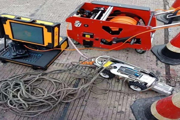 平山CCTV管道检测机器人